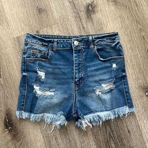 Wax jeans high rise distressed shorts. Size large GUC